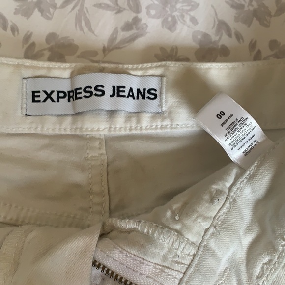 Express 00 White Jean Shorts - Picture 2 of 3